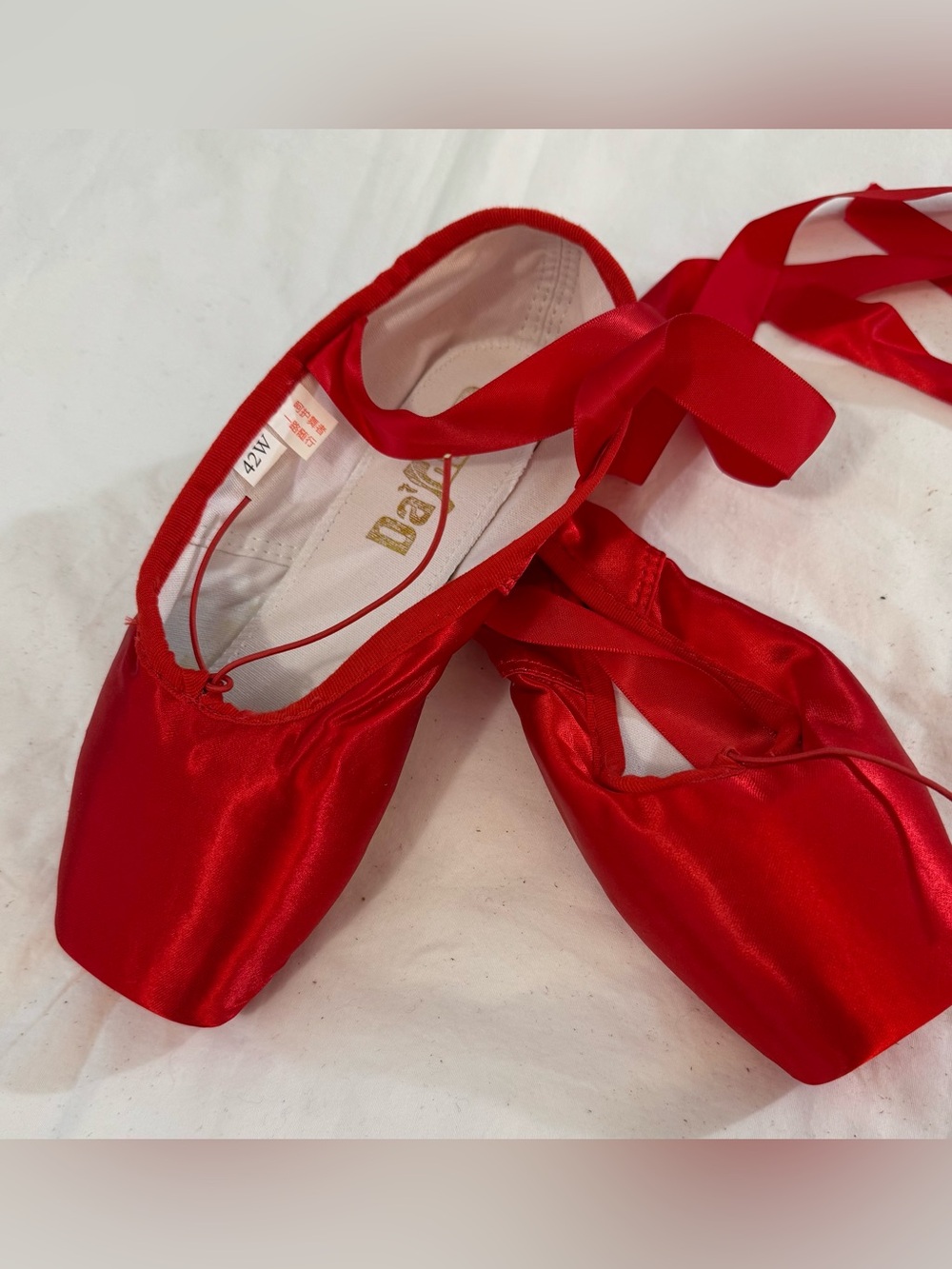 New Pointe Shoes with Toe Pads Ballet Dance Shoes Girl Professional Canvas/Satin
